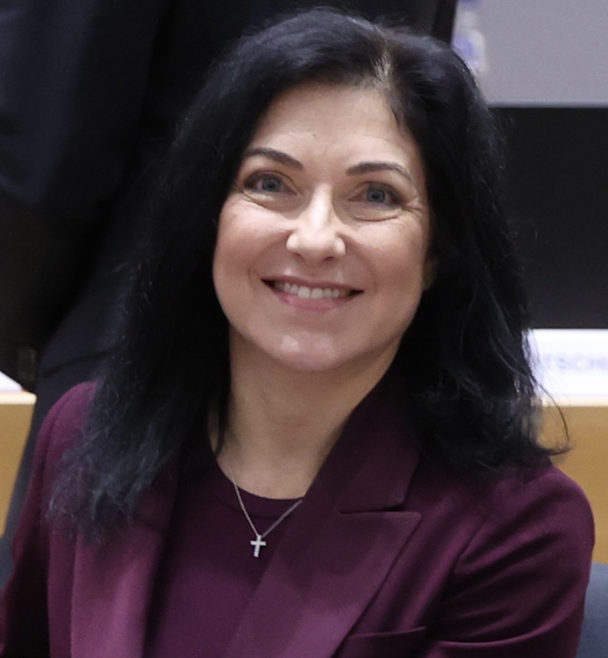 Portrait of Katherina Reiche in a burgundy jacket, May 2025